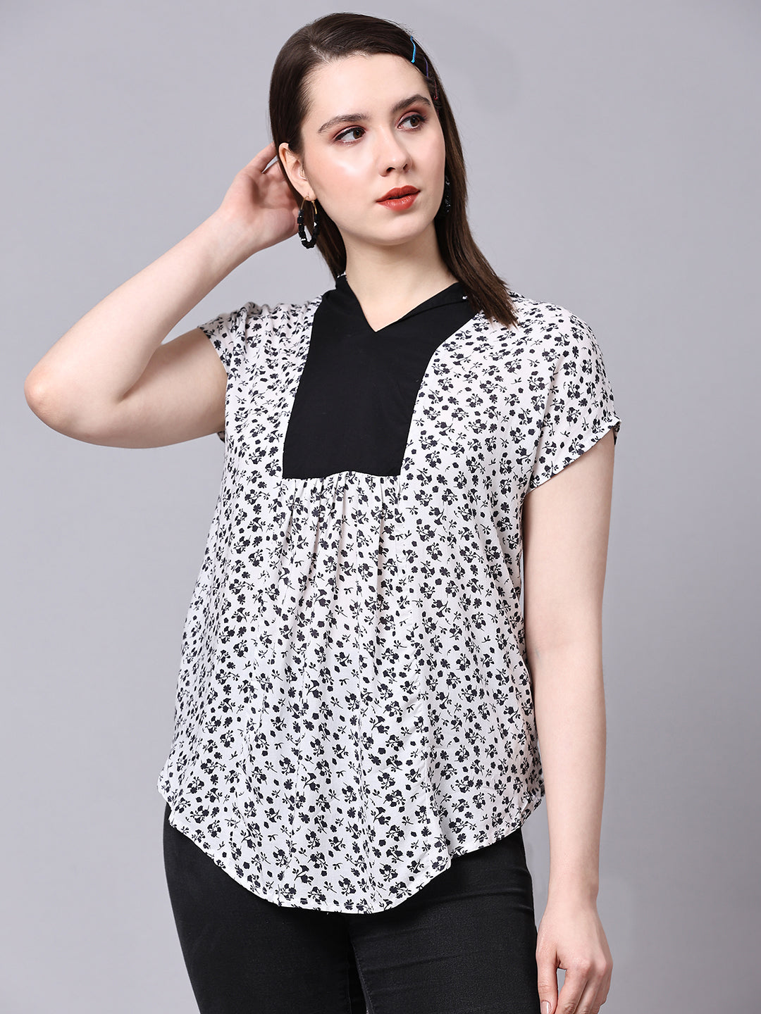 Black and White Floral Printed Top with Hoodie